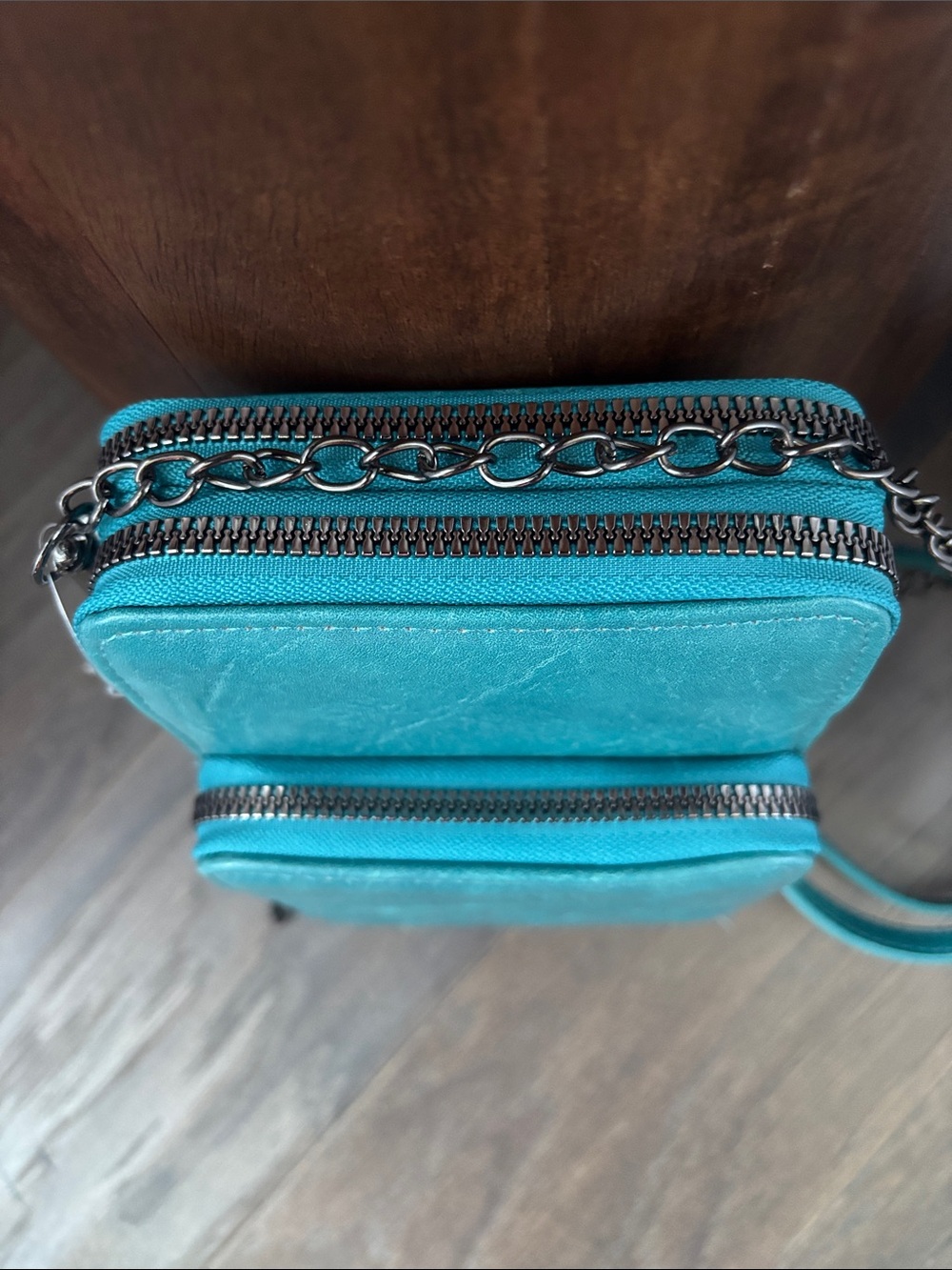 Alyssa Crossbody PU Leather,embossed floral,3 zip compart,phone,removable strap - Picture 6 of 11